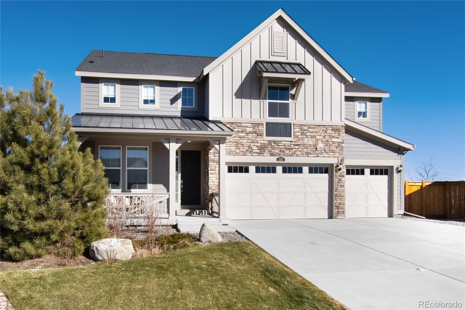 331  Flagstick Point, castle pines MLS: 2099327 Beds: 4 Baths: 4 Price: $979,000