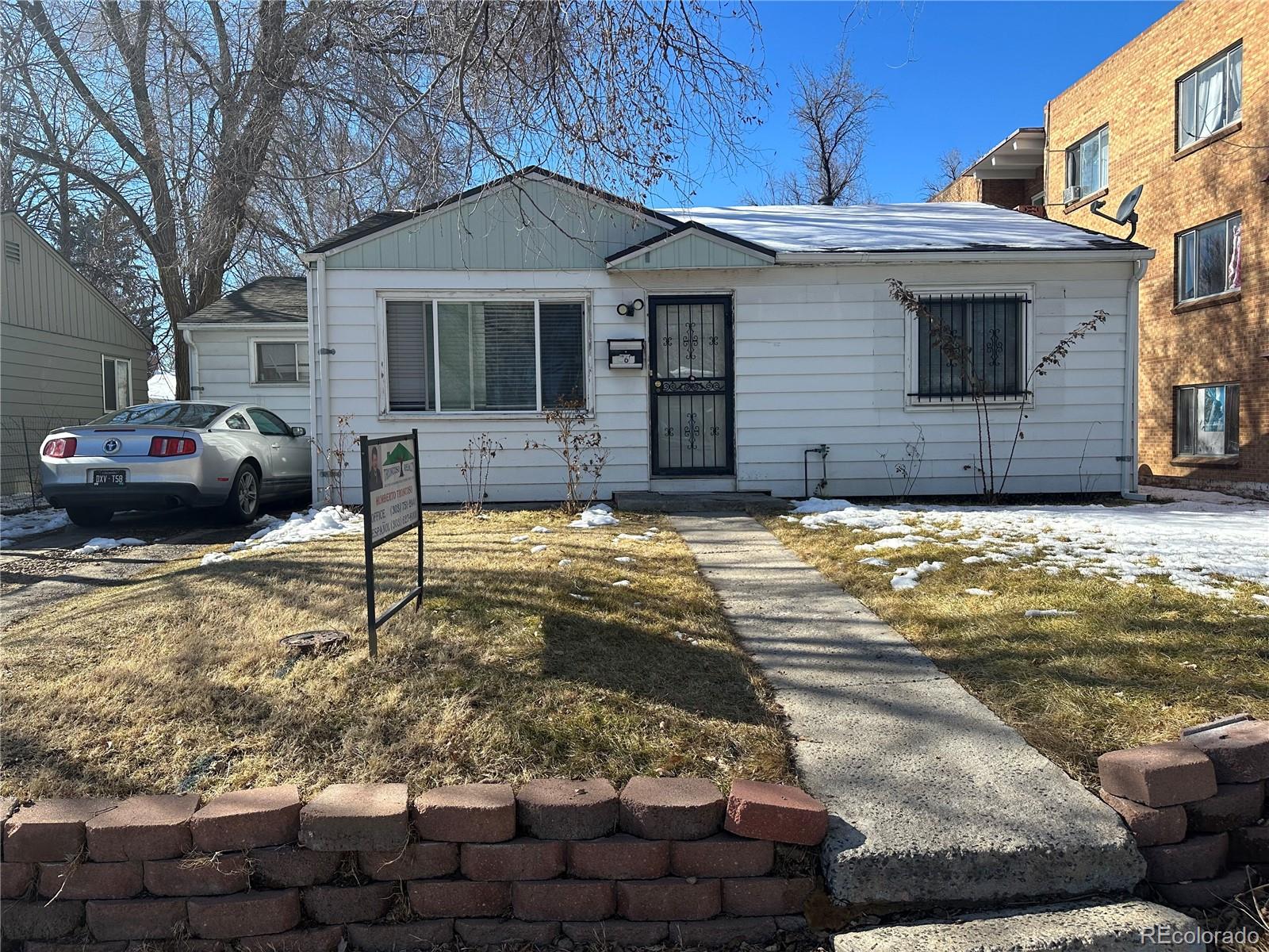 1361  chester street, aurora sold home. Closed on 2024-04-17 for $340,000.
