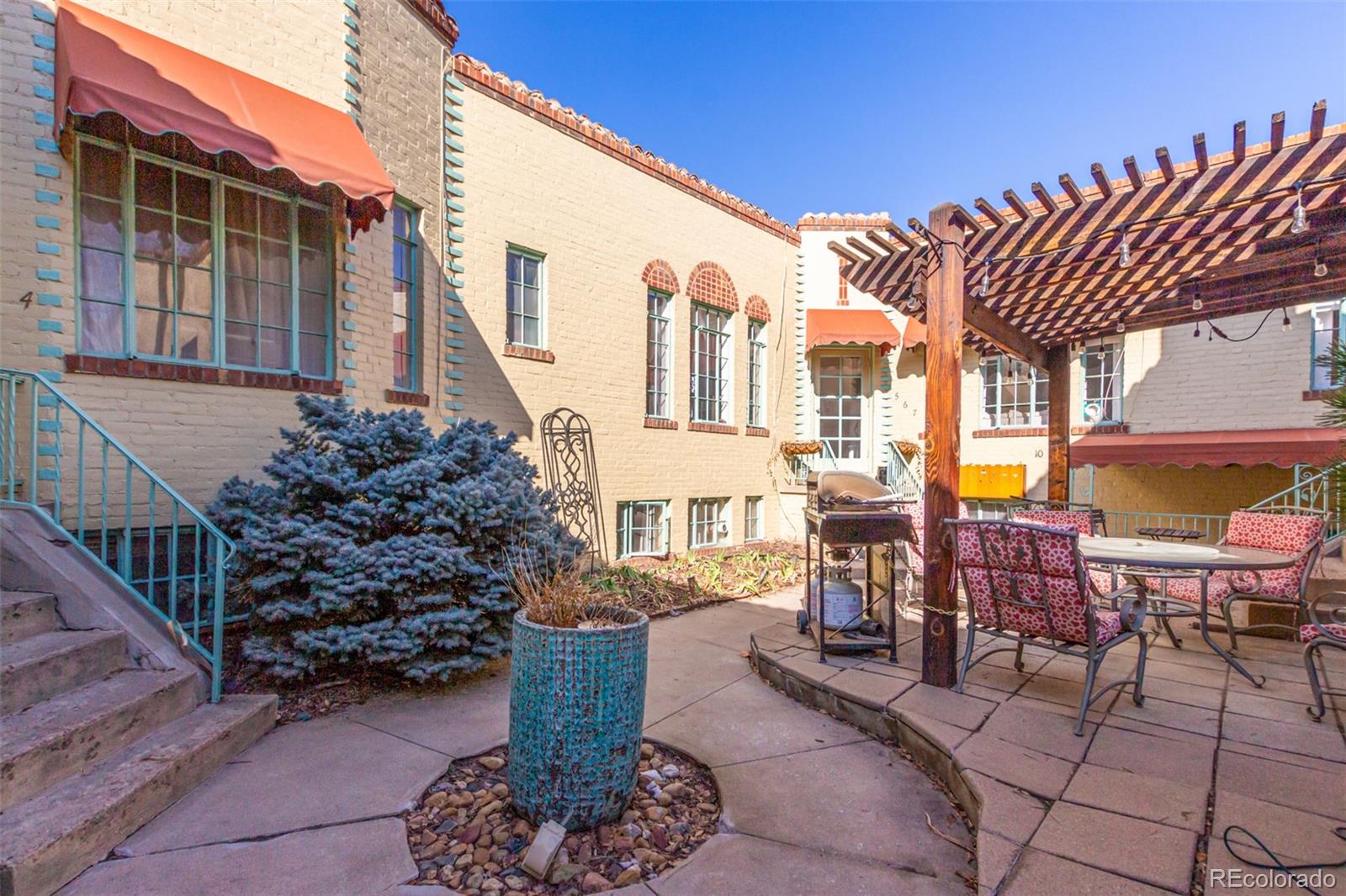 485 S Logan Street 15, Denver  MLS: 2311176 Beds: 1 Baths: 1 Price: $250,000