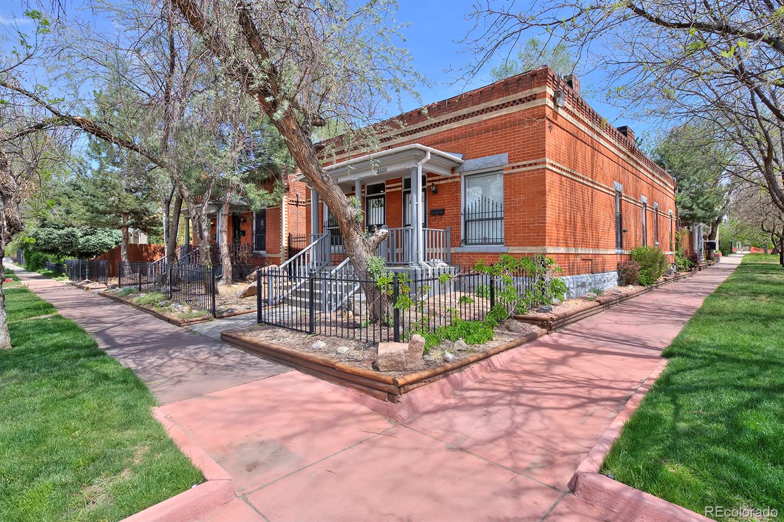 2604  curtis street, Denver sold home. Closed on 2024-04-26 for $420,000.