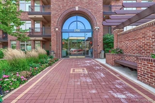 2700 E Cherry Creek South Drive 212, Denver  MLS: 5484861 Beds: 1 Baths: 1 Price: $529,000