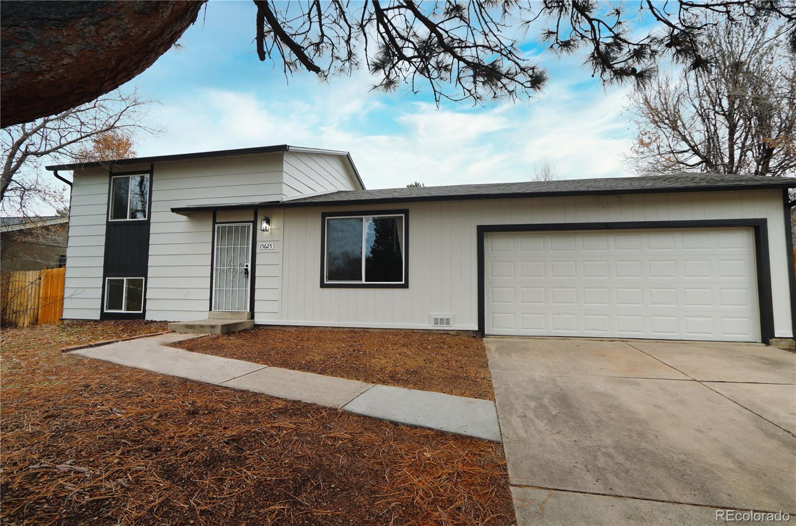 15625 e floyd avenue, aurora sold home. Closed on 2024-03-21 for $439,000.