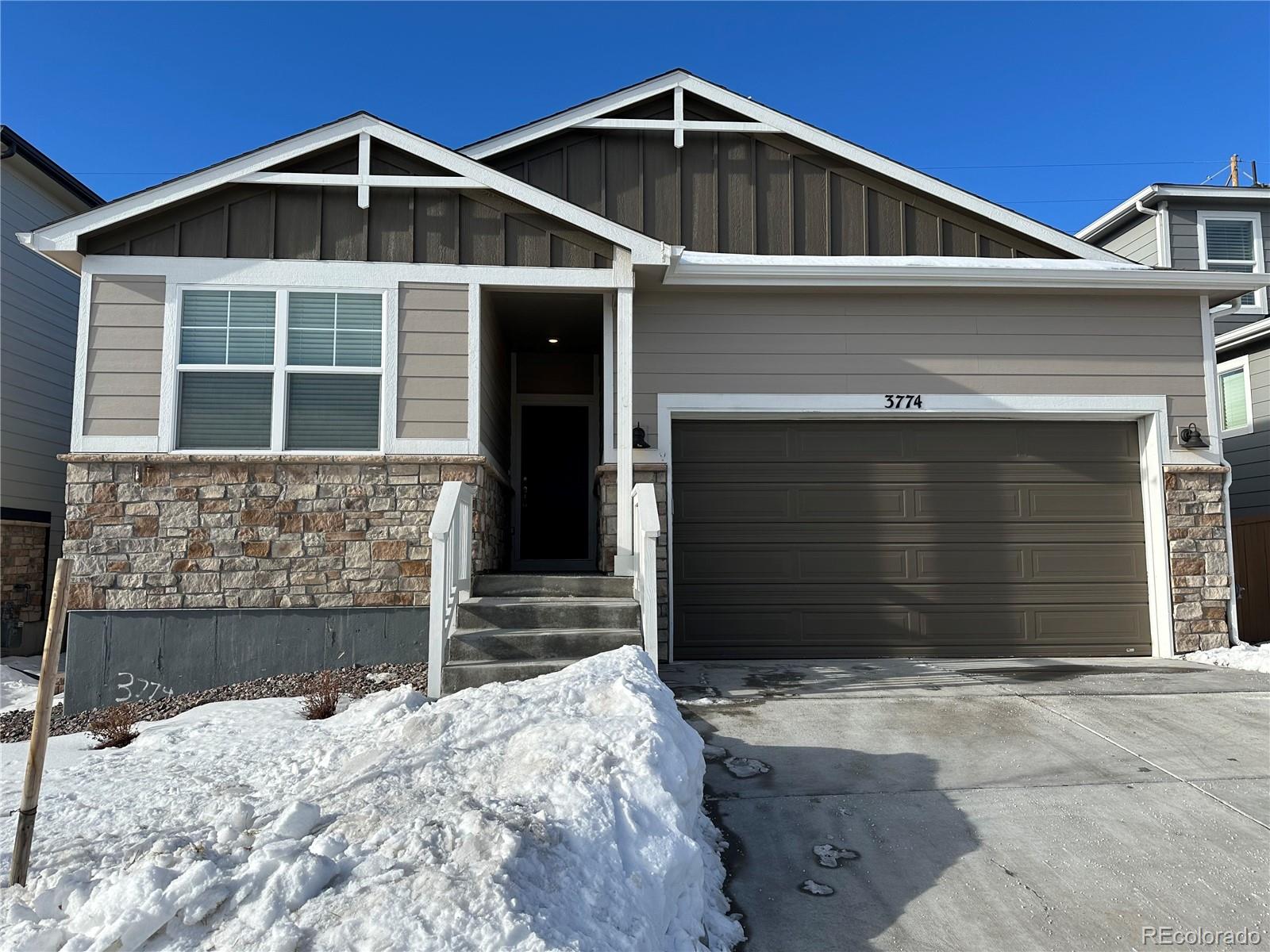 3774  Red Valley Circle, castle rock MLS: 5700992 Beds: 3 Baths: 2 Price: $579,900