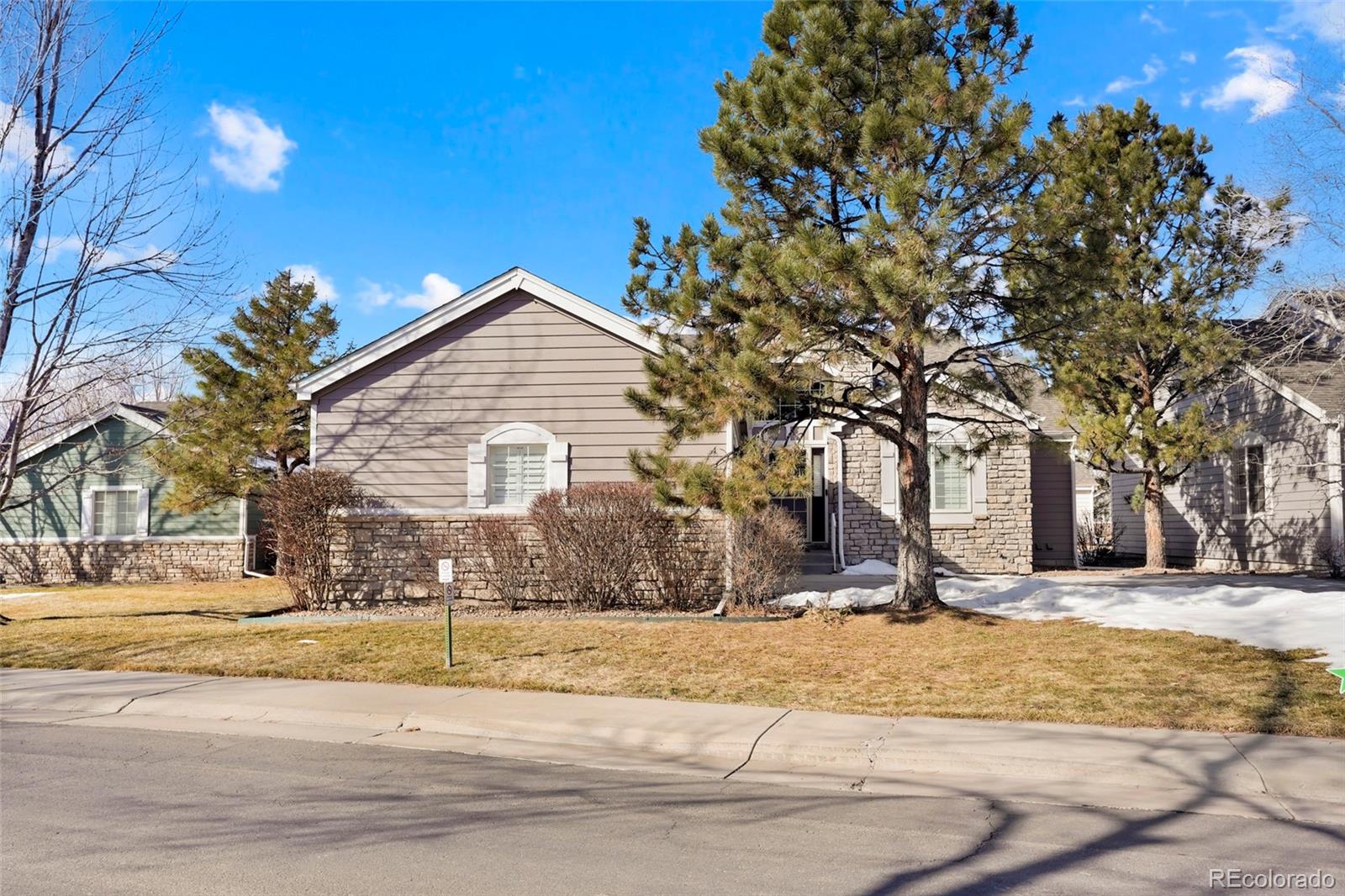 7400 w grant ranch boulevard, denver sold home. Closed on 2024-04-19 for $710,000.