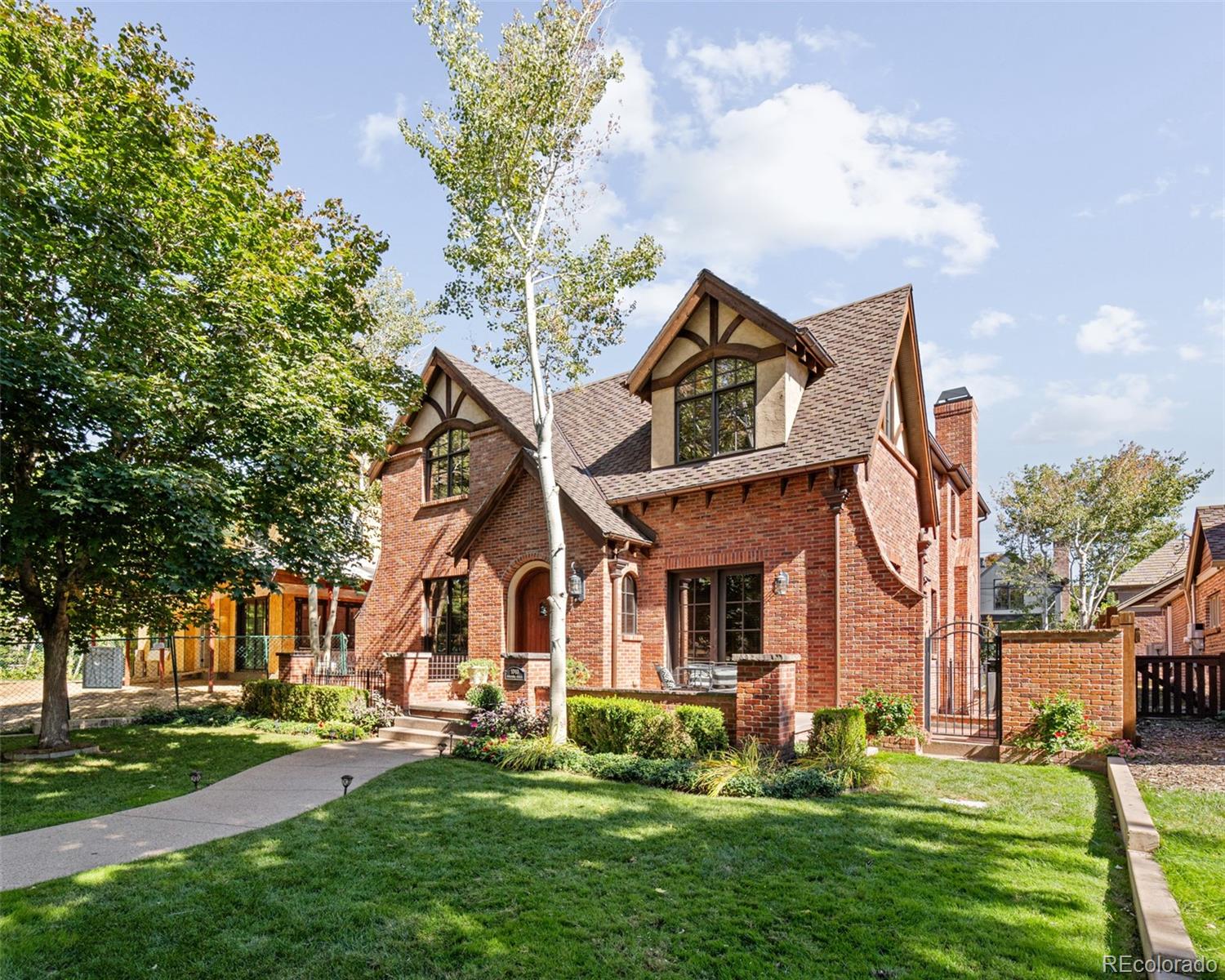 1040 s josephine street, denver sold home. Closed on 2024-04-26 for $2,800,000.