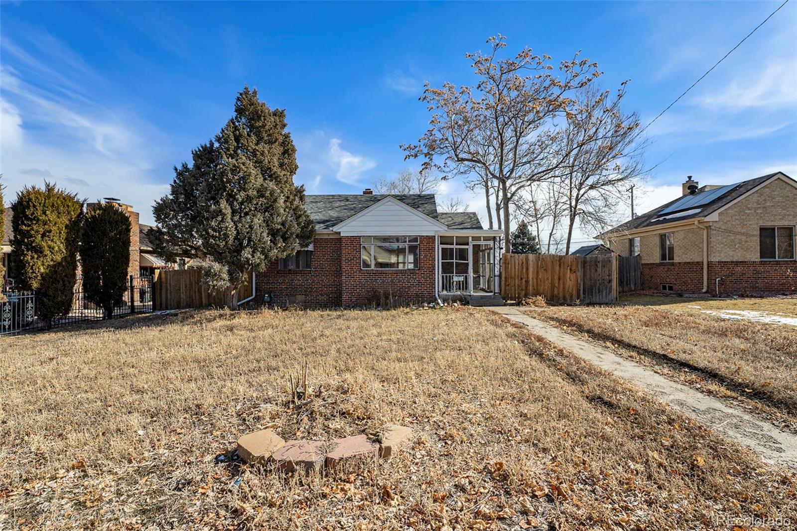 450 s decatur street, denver sold home. Closed on 2024-04-24 for $385,000.