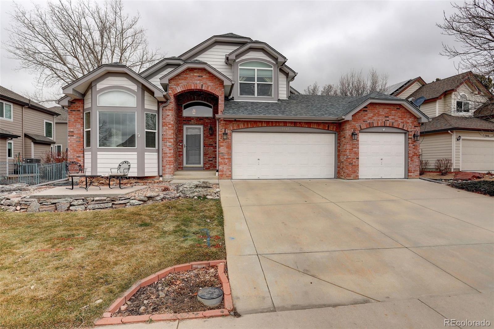 7011  Nile Court, arvada MLS: 7344167 Beds: 3 Baths: 3 Price: $835,000