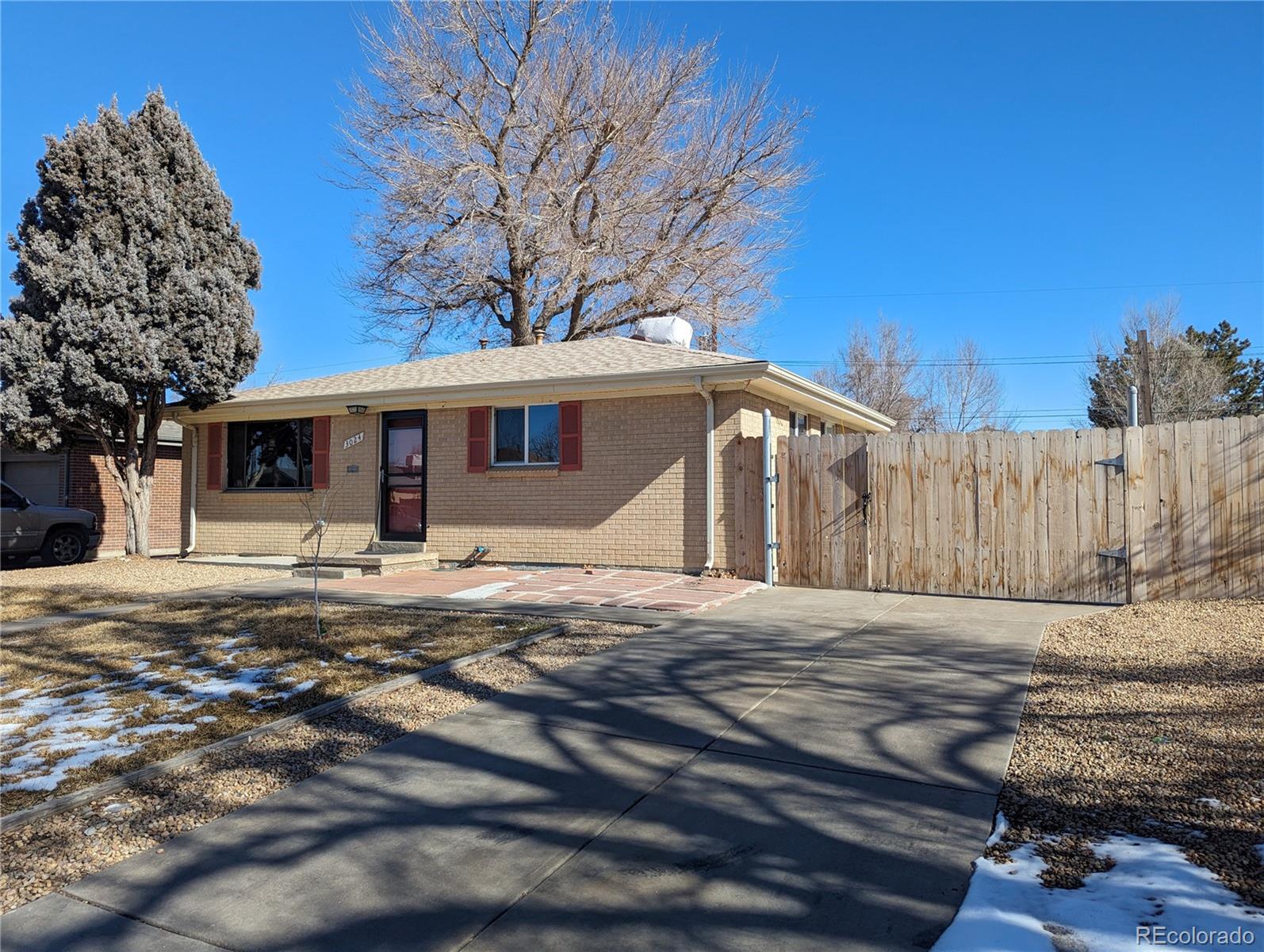 3024  carson street, Aurora sold home. Closed on 2024-03-25 for $420,000.