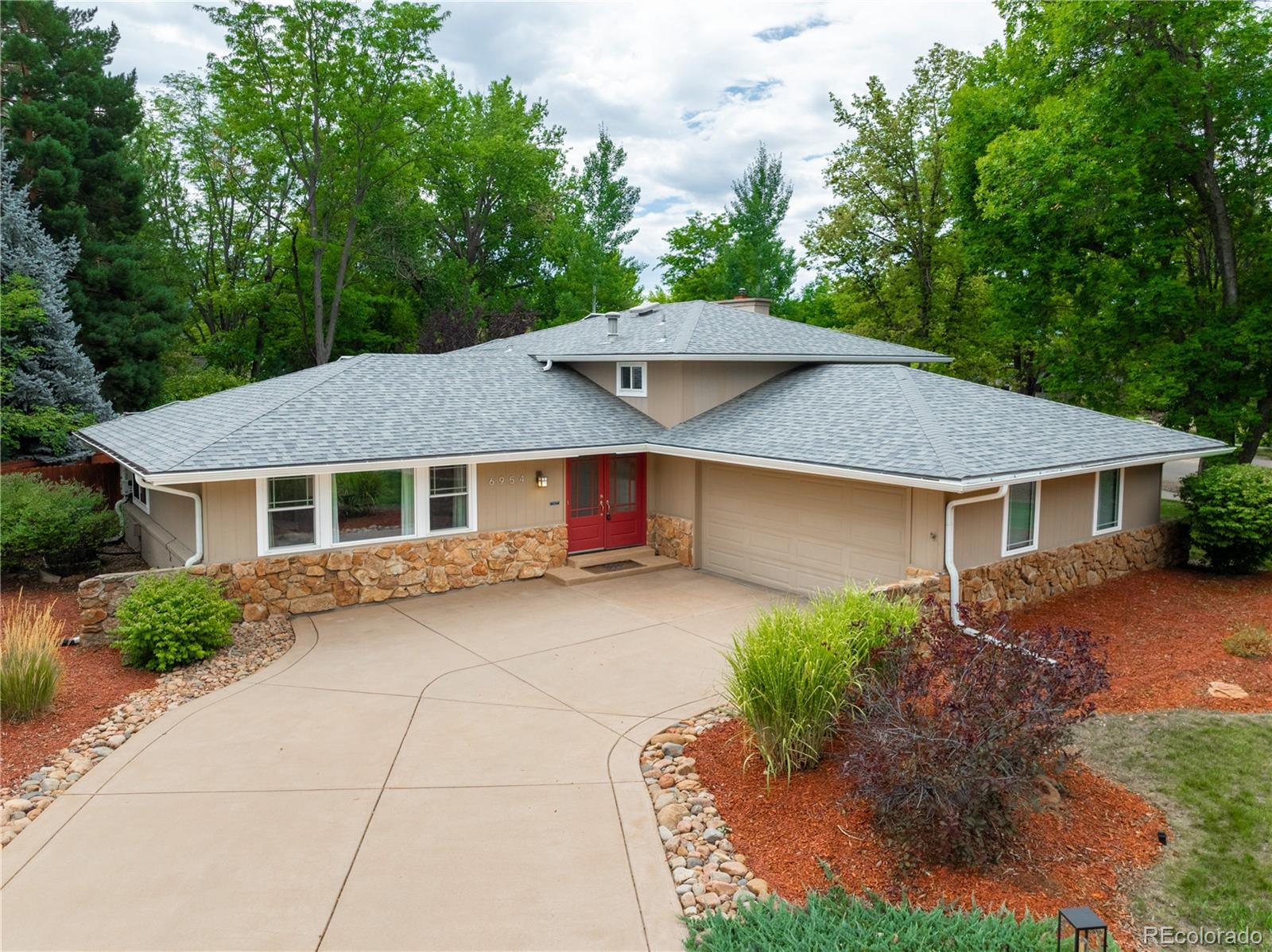 6954  Wapiti Court, boulder MLS: 3705919 Beds: 4 Baths: 3 Price: $1,025,000