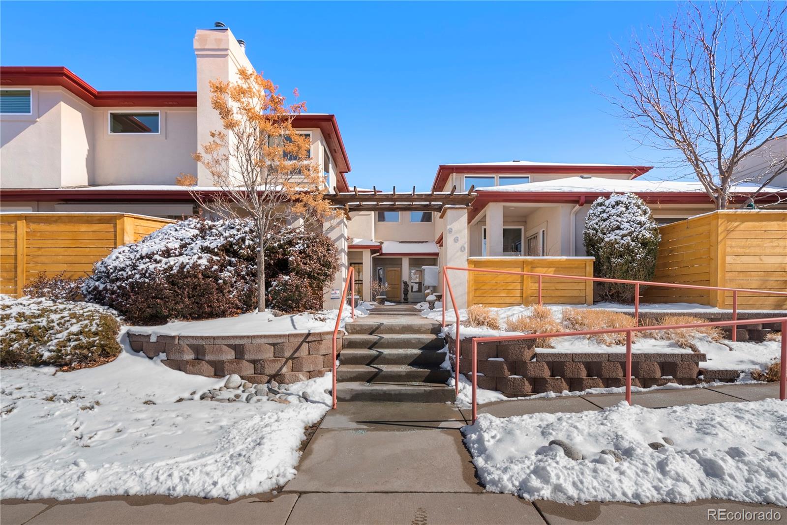 960 s locust street, Denver sold home. Closed on 2024-04-01 for $455,000.