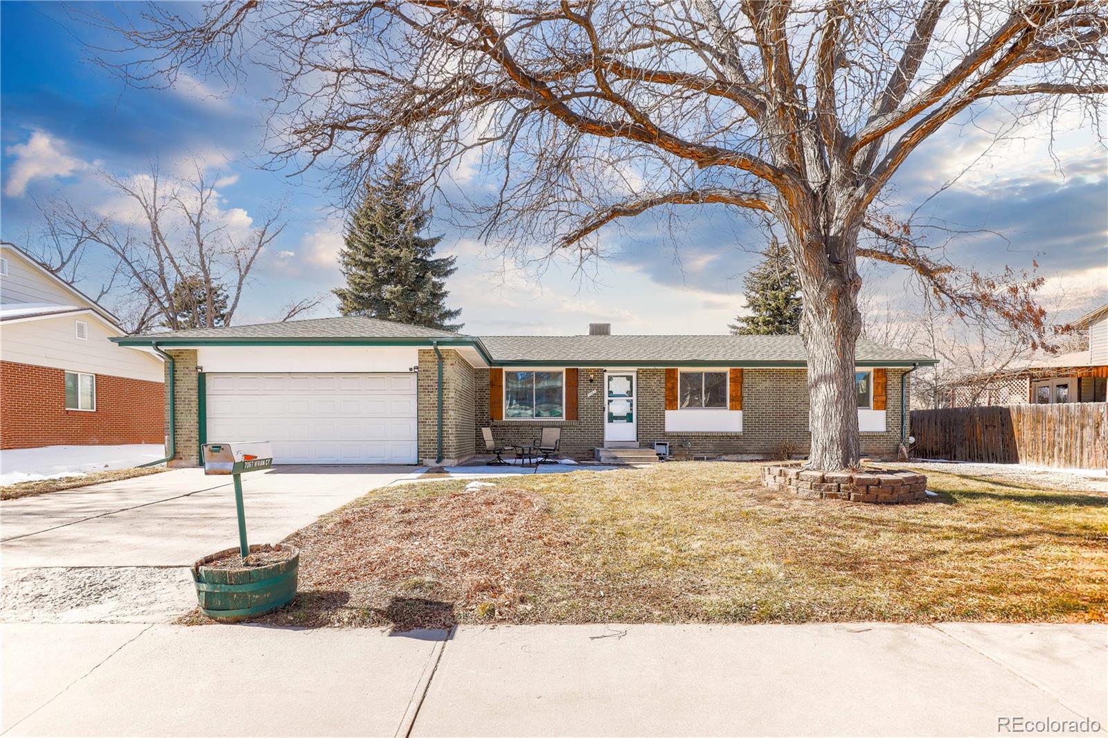 7067  vivian court, Arvada sold home. Closed on 2024-04-29 for $650,647.