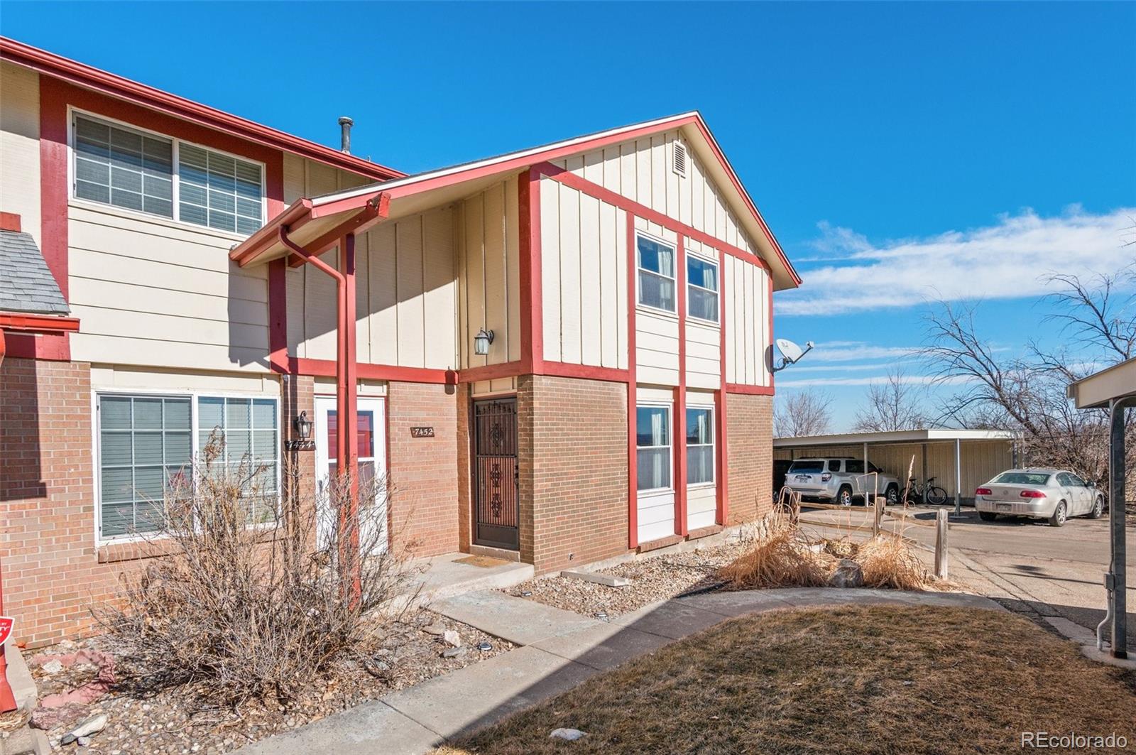 7452 s zephyr court, Littleton sold home. Closed on 2024-04-19 for $435,000.