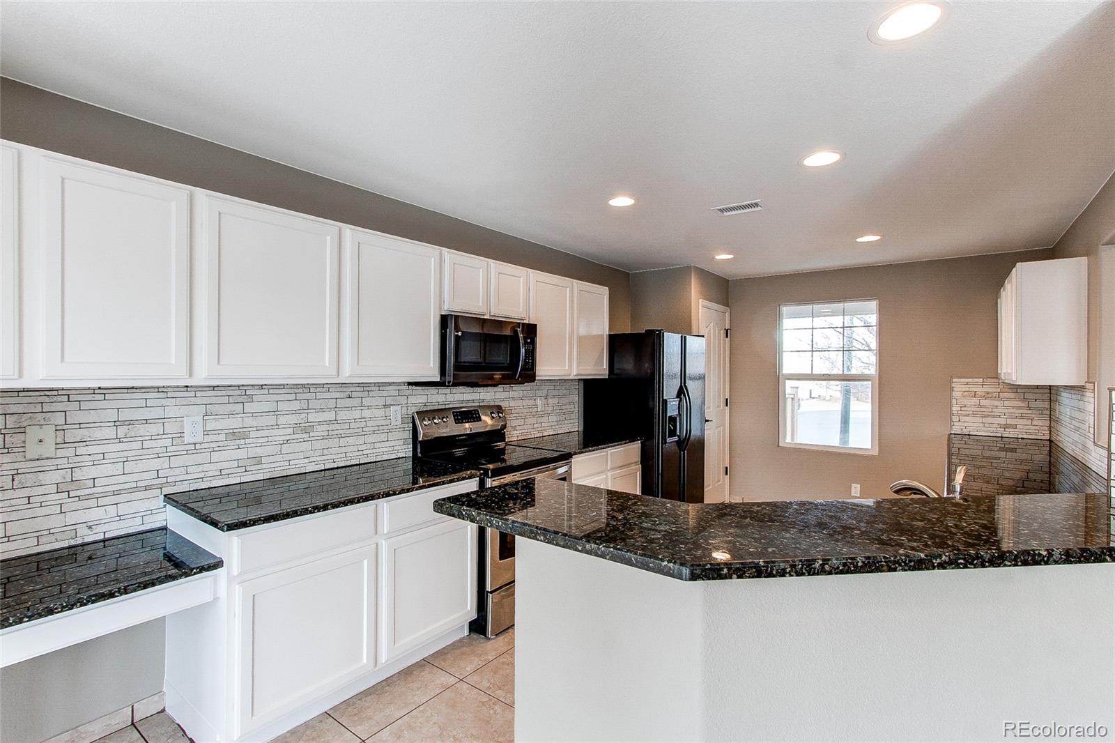 15606  randolph place, denver sold home. Closed on 2024-03-15 for $540,000.