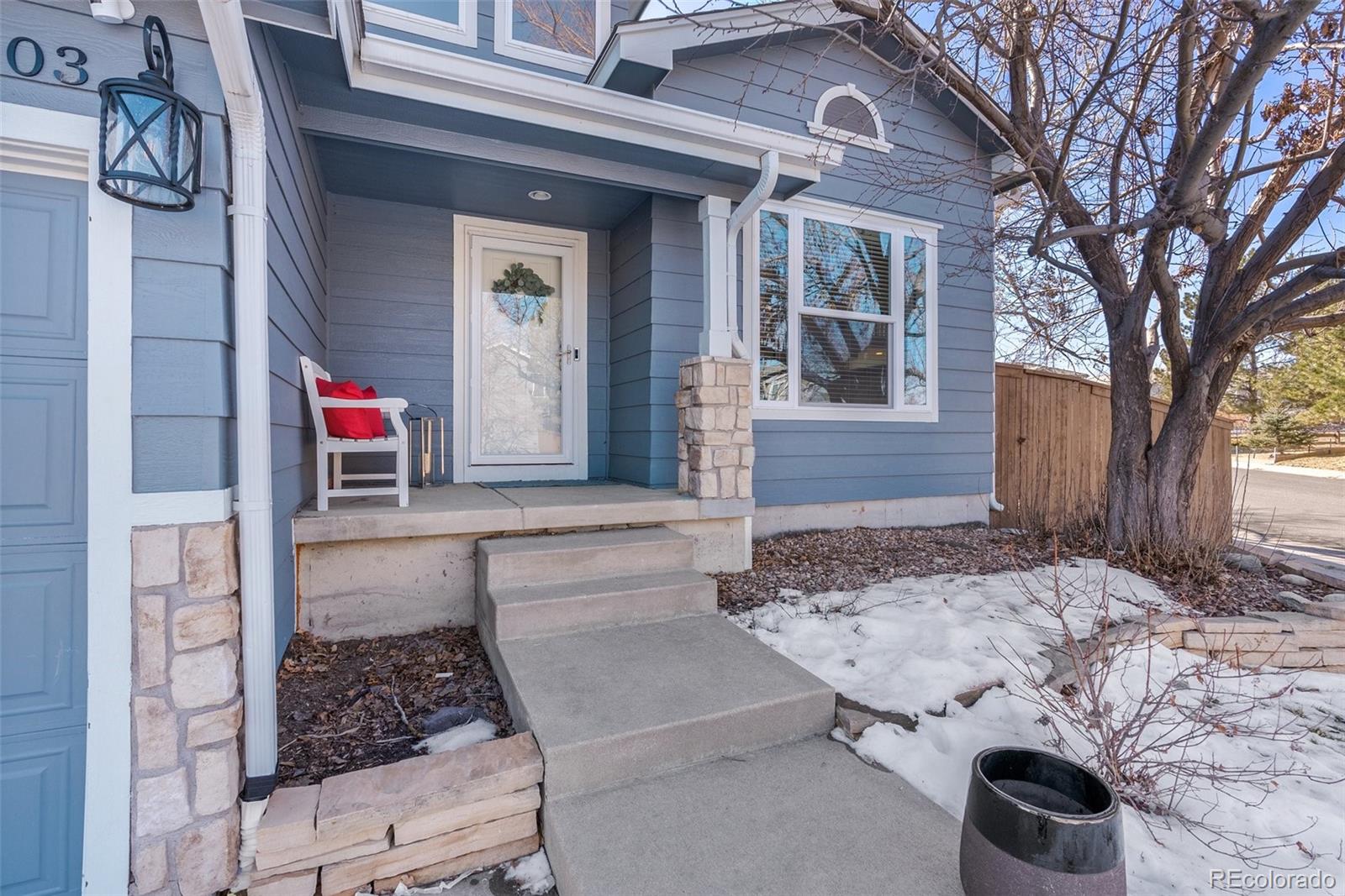 10003  blackbird circle, Highlands Ranch sold home. Closed on 2024-04-05 for $895,000.
