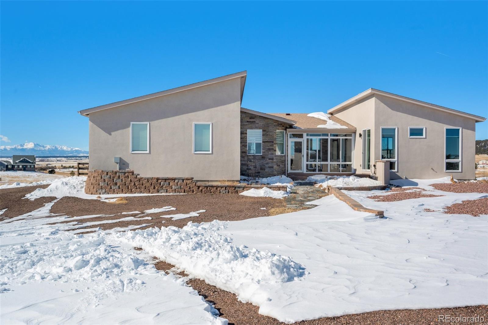 15985 atlas loop, Peyton sold home. Closed on 2024-06-14 for $610,000.