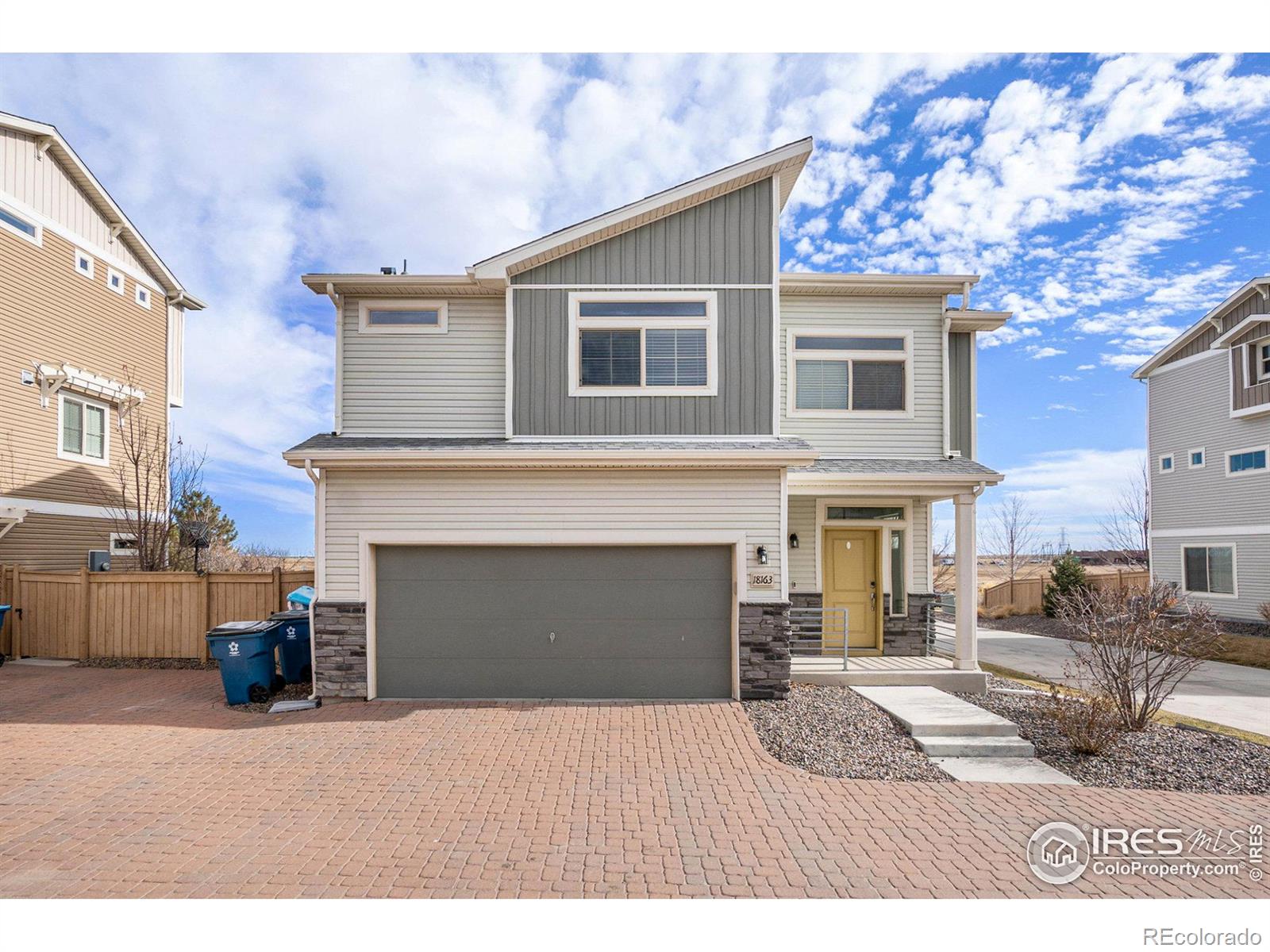 18163 E 104th Way, commerce city MLS: 4567891003842 Beds: 3 Baths: 3 Price: $460,000