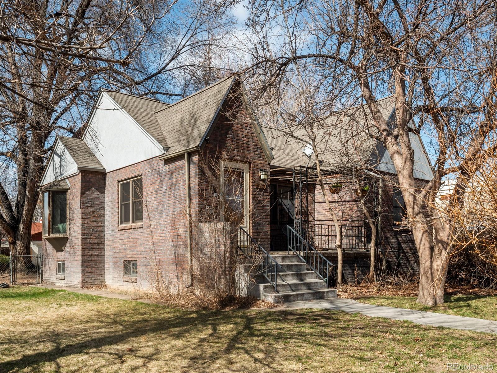 2401  newton street, Denver sold home. Closed on 2024-04-17 for $800,000.