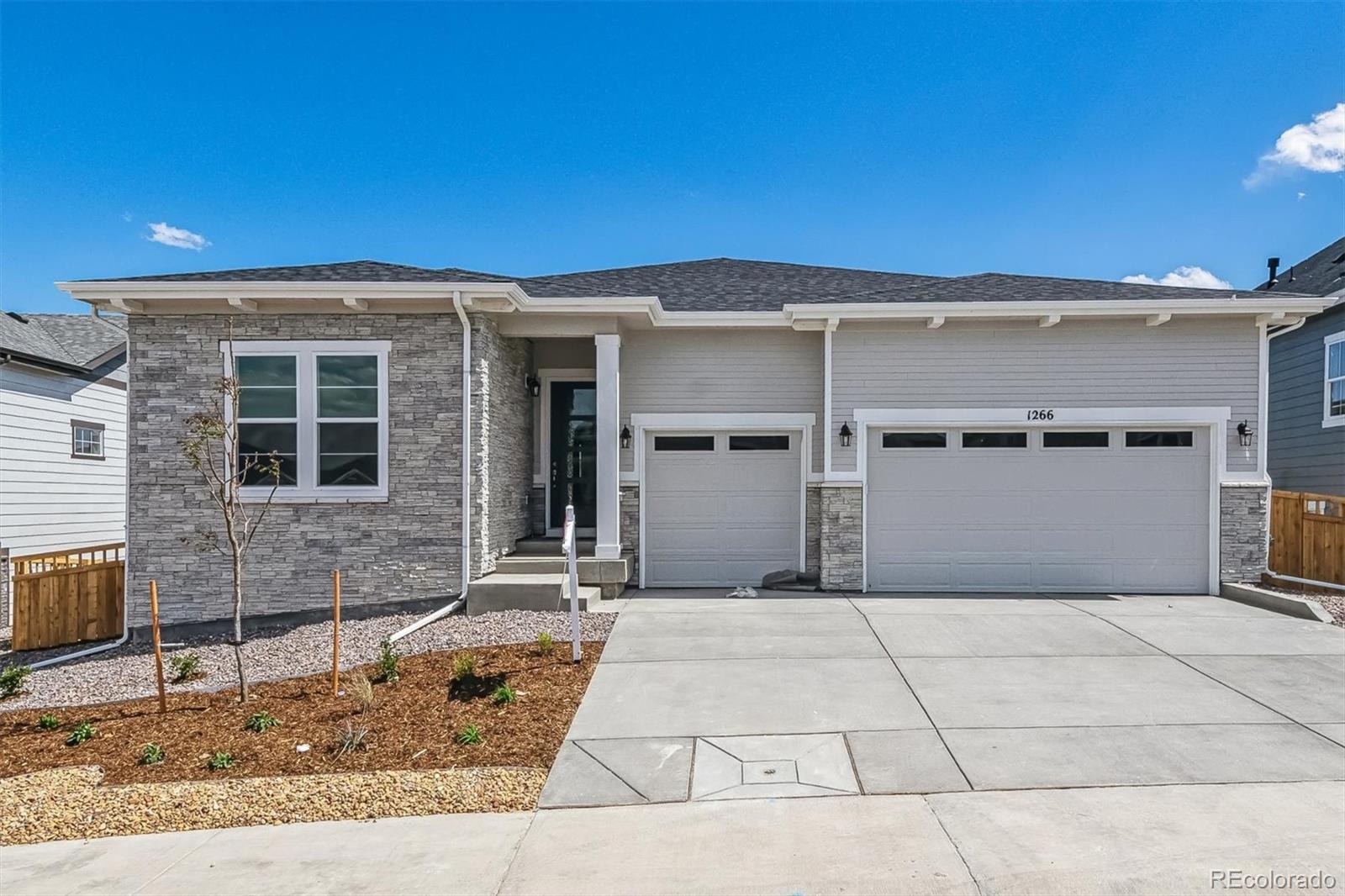 1266  Melting Snow Way, castle rock MLS: 6739036 Beds: 4 Baths: 5 Price: $999,950