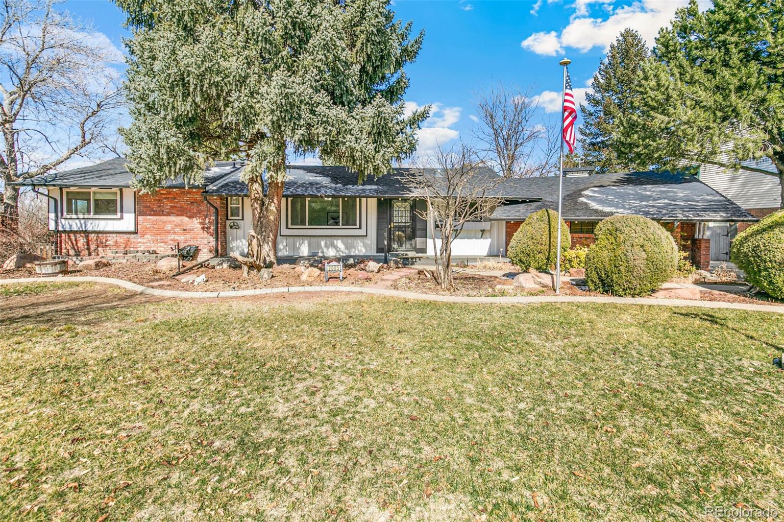 2005 w davies avenue, Littleton sold home. Closed on 2024-04-05 for $695,000.