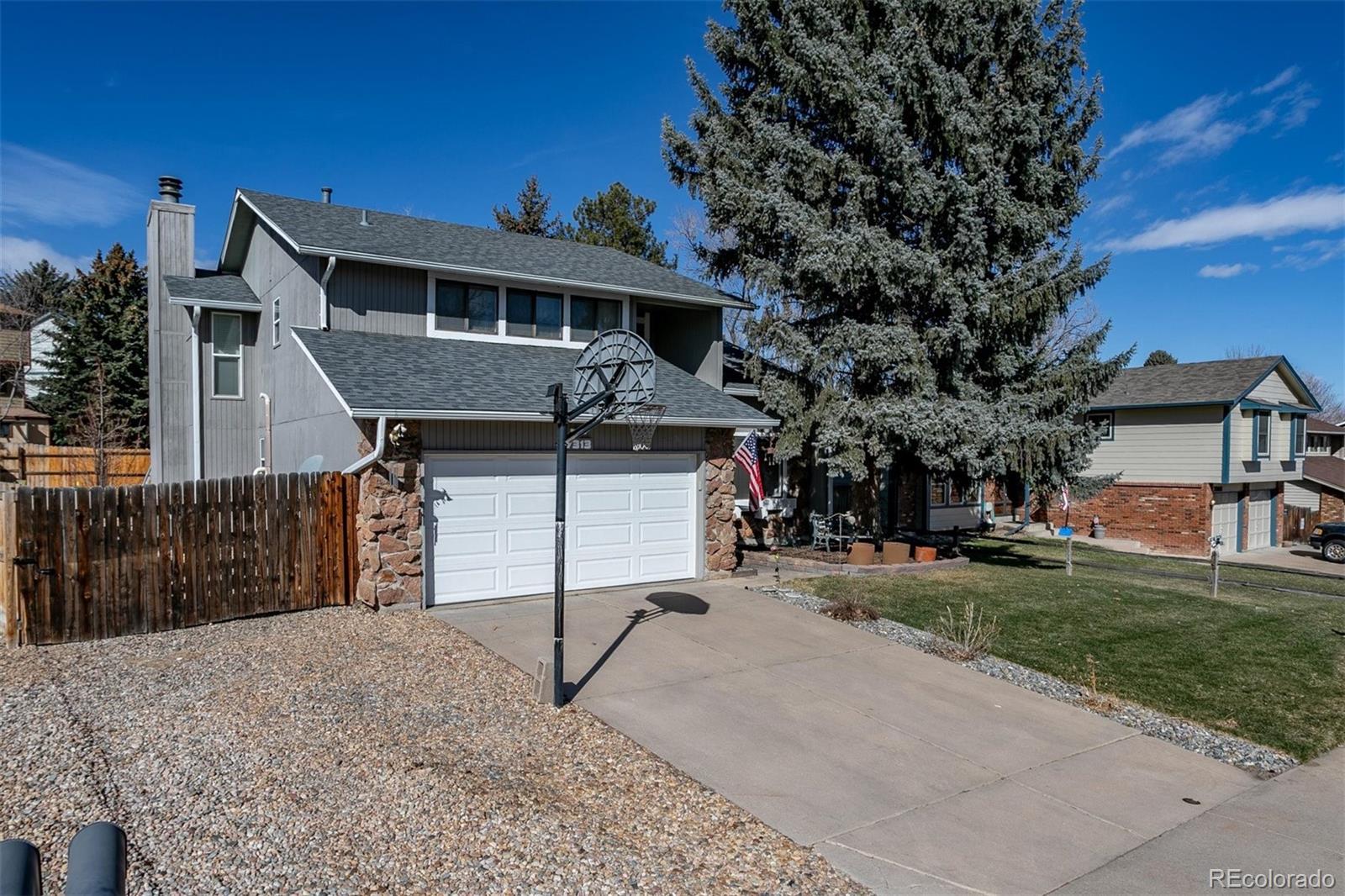7313 s yarrow way, Littleton sold home. Closed on 2024-04-16 for $615,000.