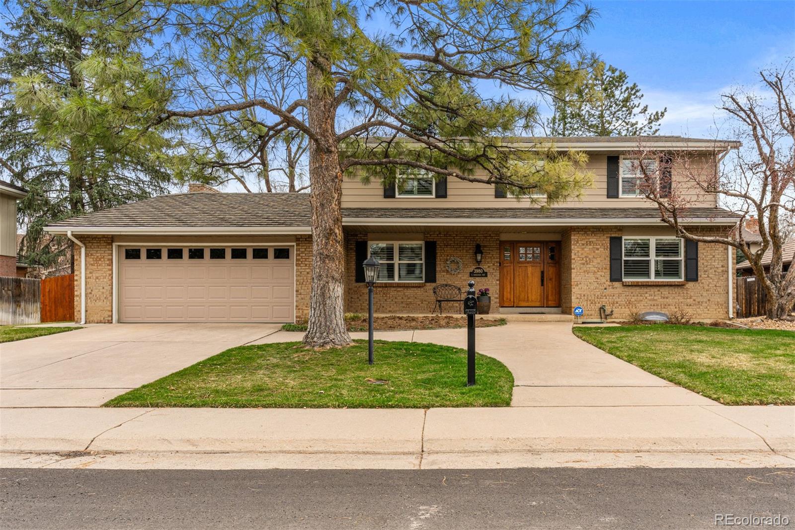 3980 s narcissus way, Denver sold home. Closed on 2024-05-31 for $1,044,185.