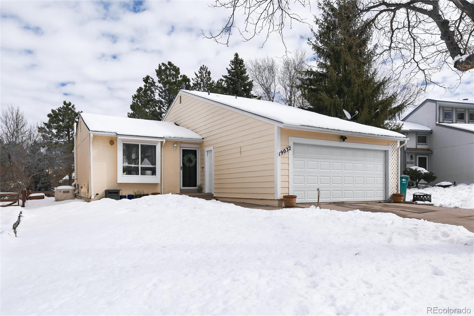 19032 e mansfield drive, aurora sold home. Closed on 2024-04-25 for $499,000.