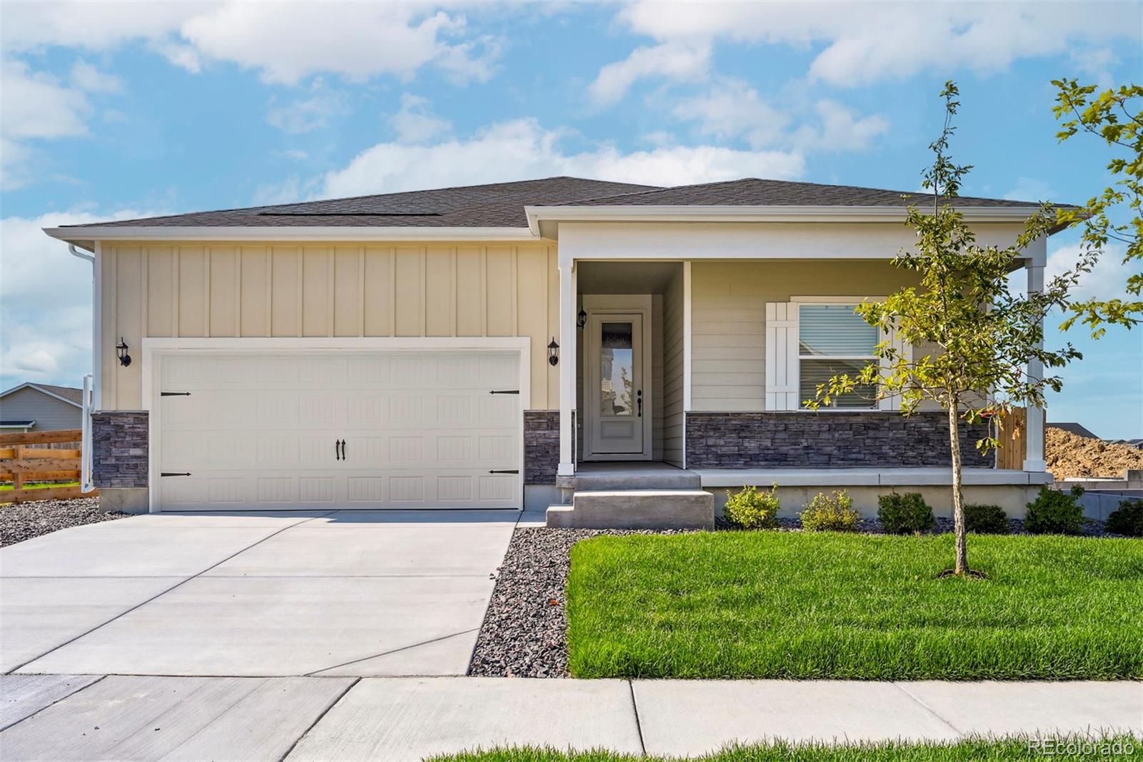 9473  Yampa Court, commerce city MLS: 8325556 Beds: 3 Baths: 2 Price: $564,900