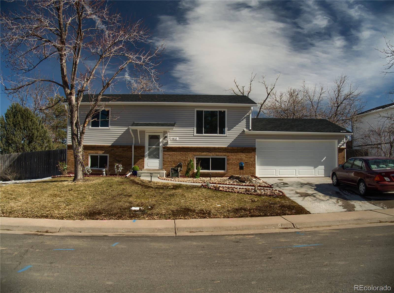 6632 s dover way, Littleton sold home. Closed on 2024-04-29 for $585,000.