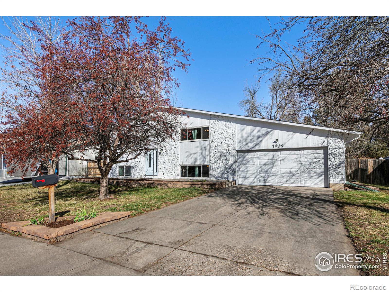2936  Southmoor Drive, fort collins MLS: 4567891004564 Beds: 4 Baths: 2 Price: $564,000
