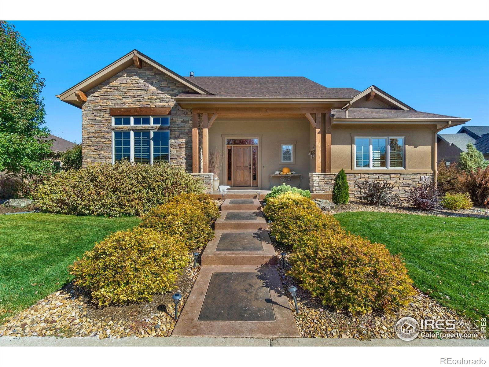 270 N Cove Drive, loveland MLS: 4567891004623 Beds: 4 Baths: 3 Price: $1,125,000