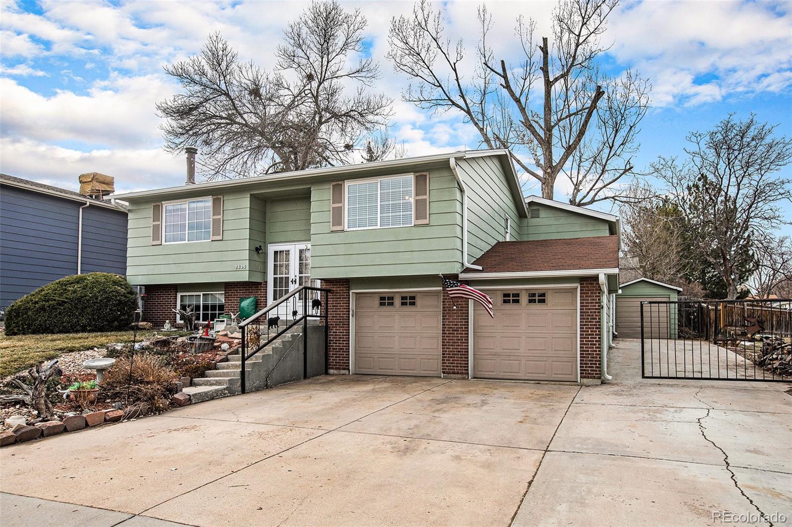 7535  Kendall Street, arvada MLS: 2139963 Beds: 3 Baths: 3 Price: $600,000