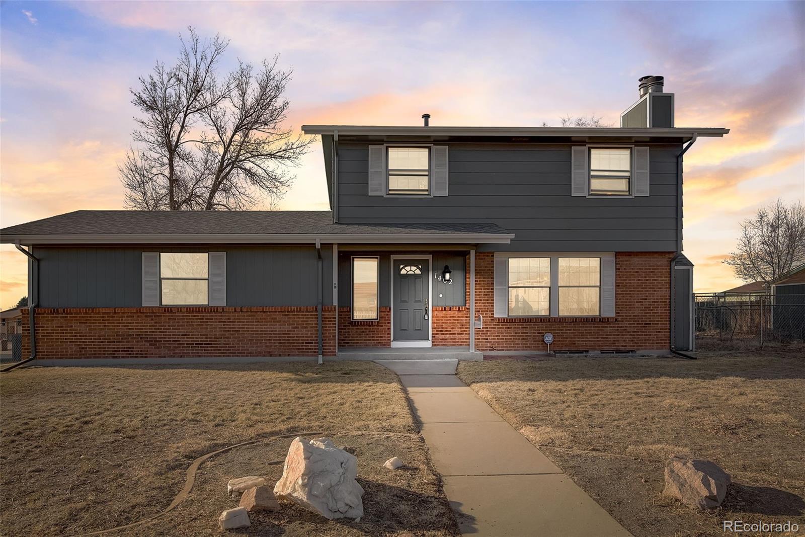 1402  28th St Rd, greeley MLS: 3280303 Beds: 3 Baths: 3 Price: $379,000