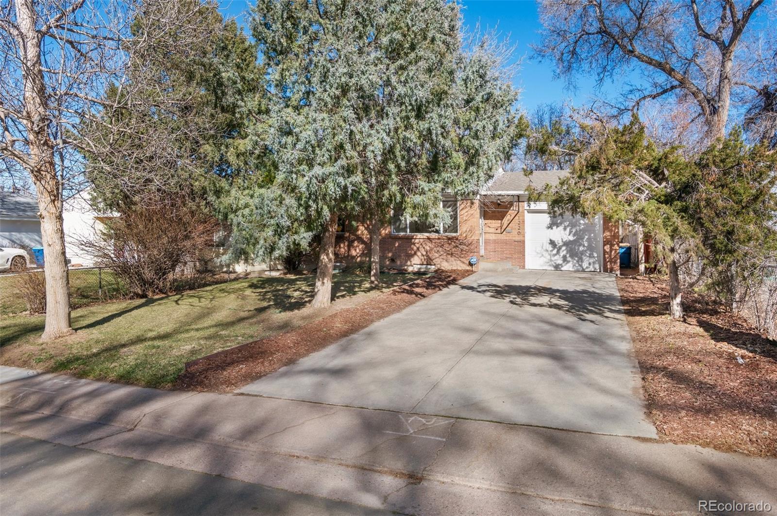 1220  alton street, aurora sold home. Closed on 2024-04-26 for $465,000.