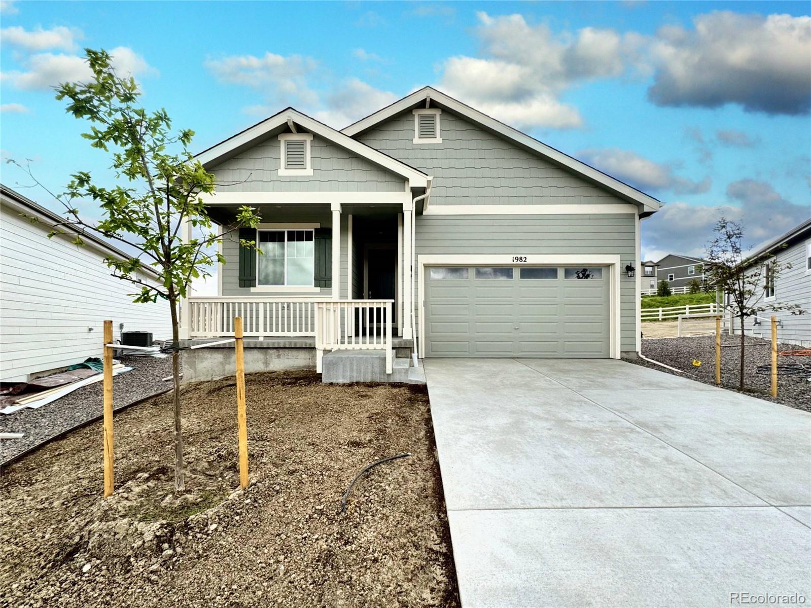 1982  Peralta Loop, castle rock MLS: 4302964 Beds: 4 Baths: 3 Price: $649,900