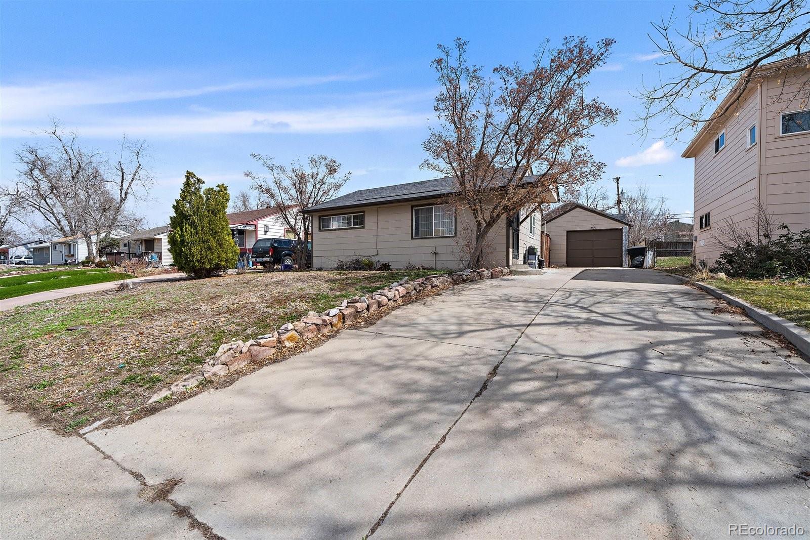 1880 s shoshone street, denver sold home. Closed on 2024-05-17 for $440,000.