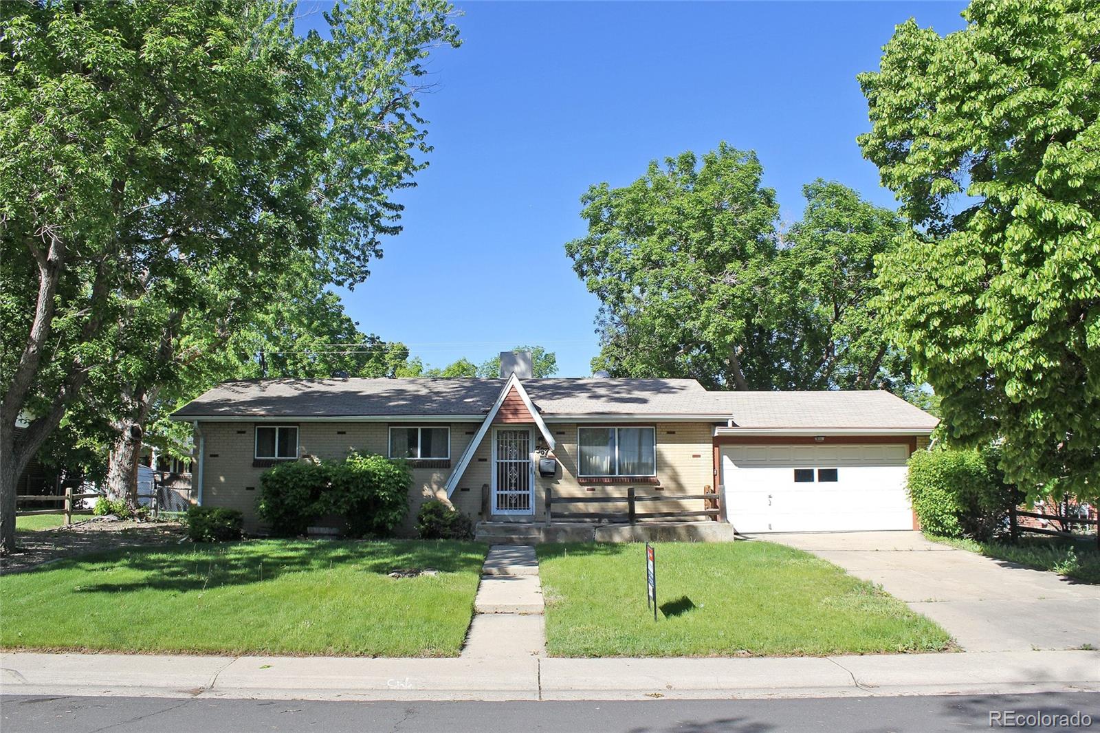 367 s revere street, aurora sold home. Closed on 2024-09-30 for $433,000.