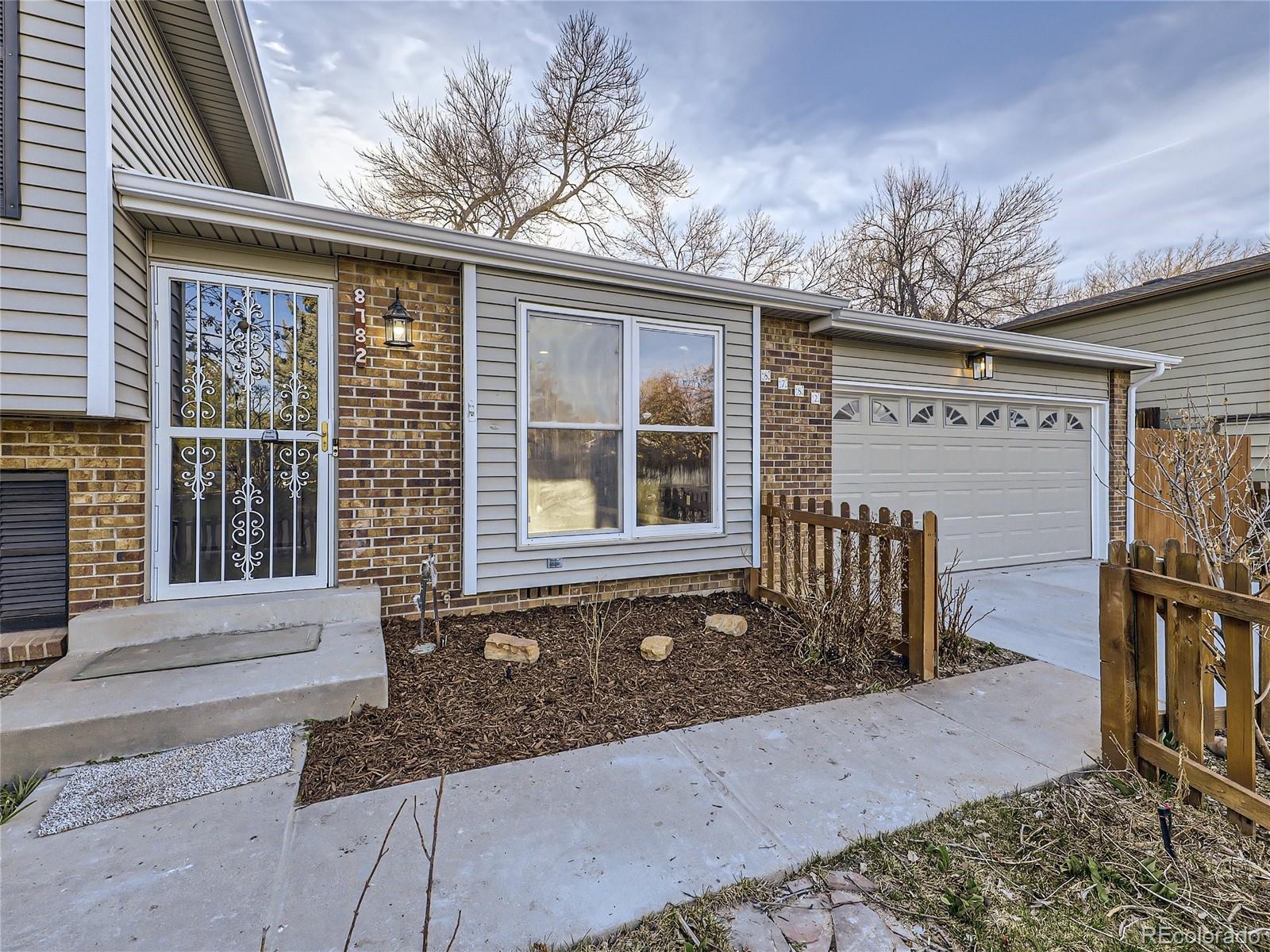 8782 w nichols drive, Littleton sold home. Closed on 2024-04-19 for $642,000.