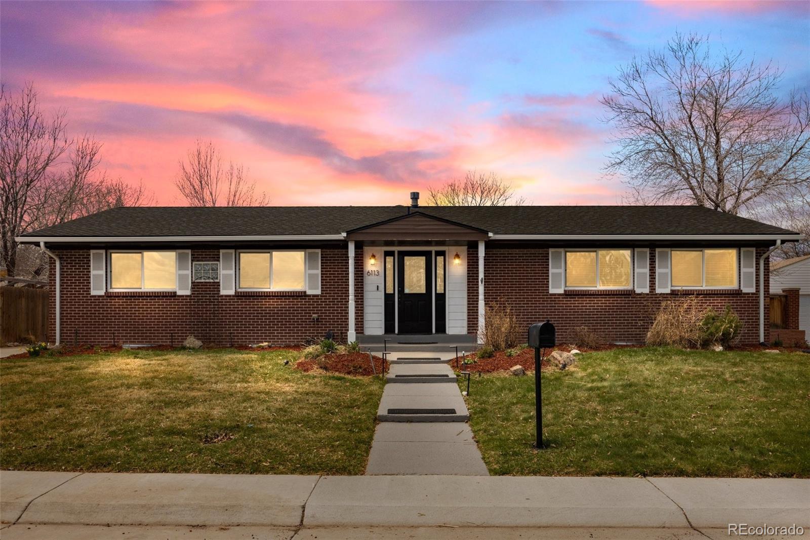 6113  Gray Street, arvada MLS: 9641307 Beds: 4 Baths: 4 Price: $749,000