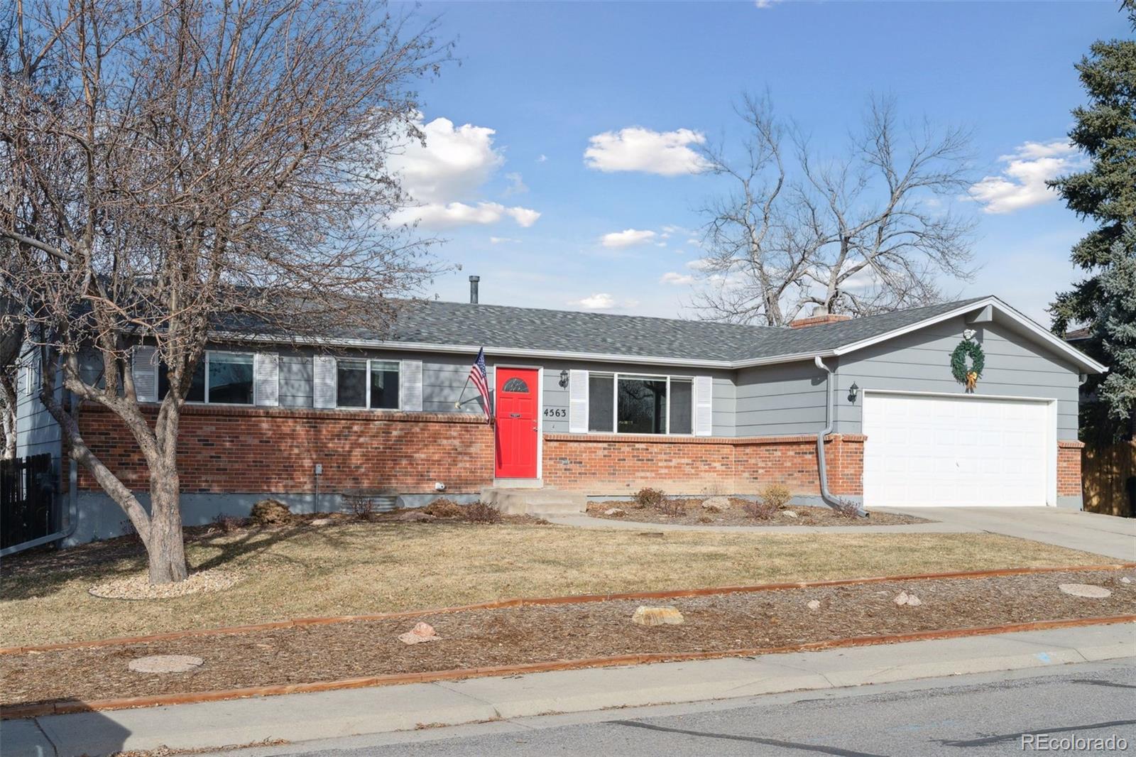 4563 e peakview avenue, centennial sold home. Closed on 2024-04-29 for $635,000.