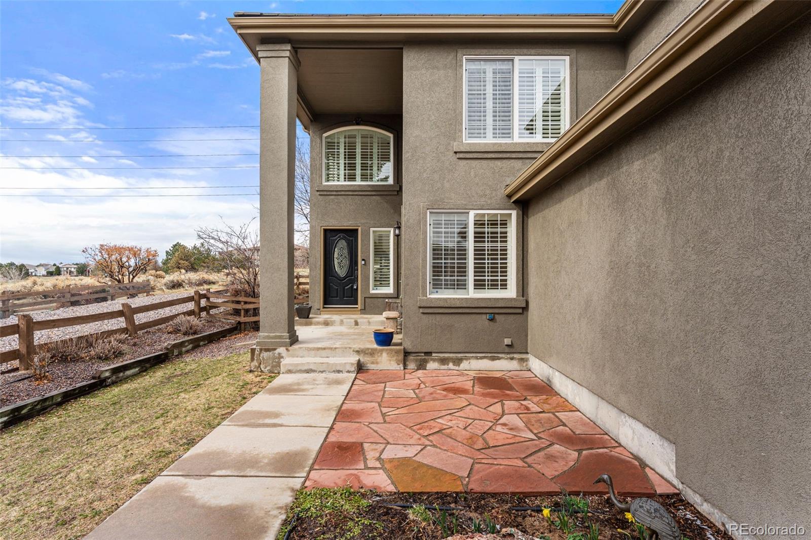 2291  bitterroot place, Highlands Ranch sold home. Closed on 2024-04-26 for $865,000.