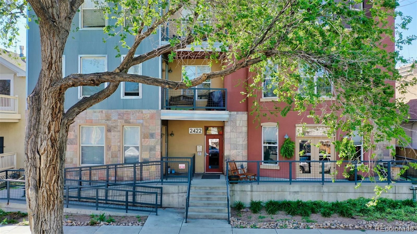 2422  tremont place, Denver sold home. Closed on 2024-04-26 for $415,000.