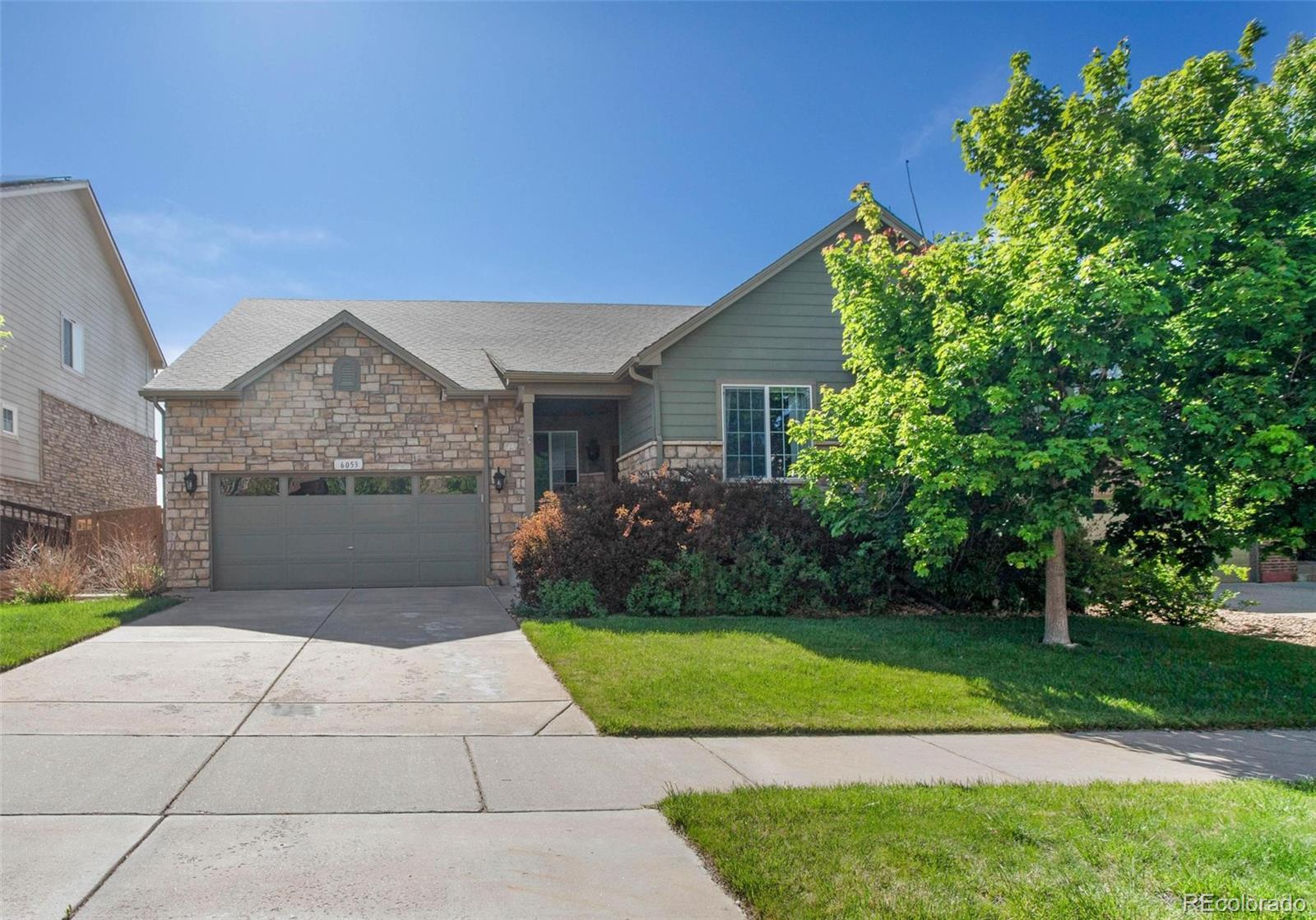 6053 N Ensenada Court, aurora MLS: 6930637 Beds: 4 Baths: 4 Price: $650,000