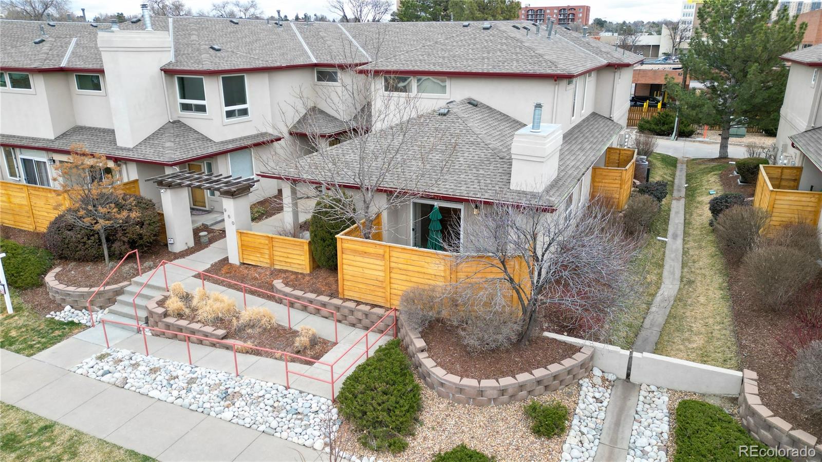 960 s locust street, Denver sold home. Closed on 2024-04-19 for $528,800.
