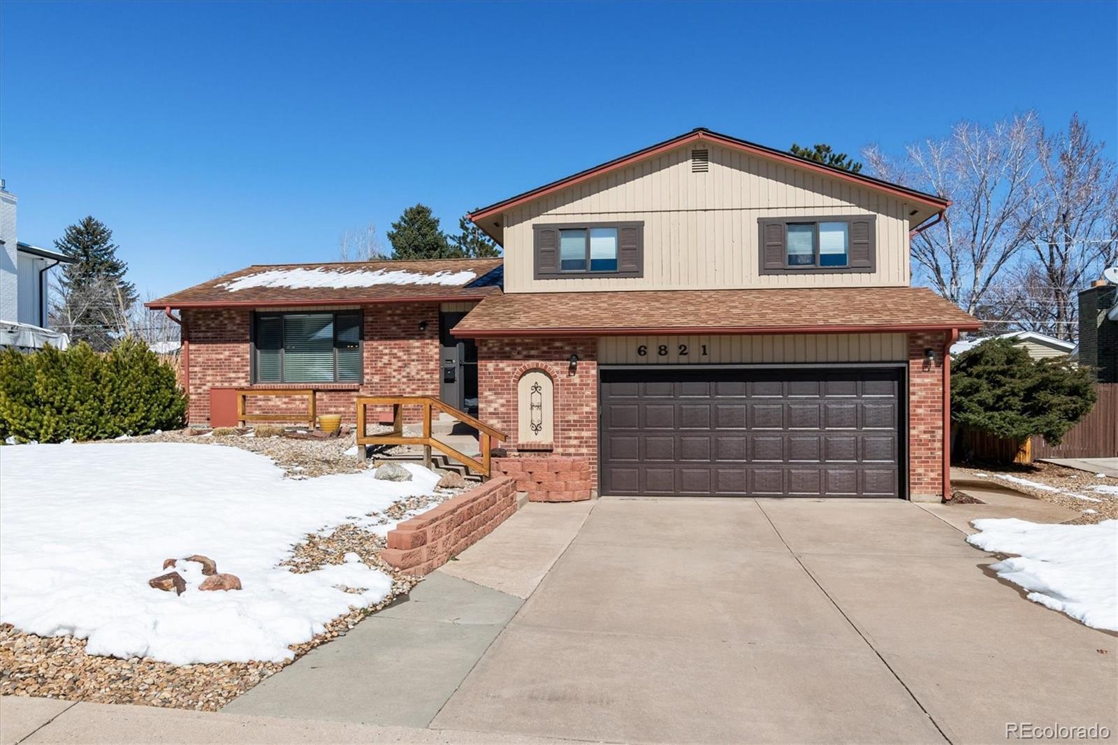 6821 S Clermont Drive, centennial MLS: 5418511 Beds: 4 Baths: 3 Price: $624,900