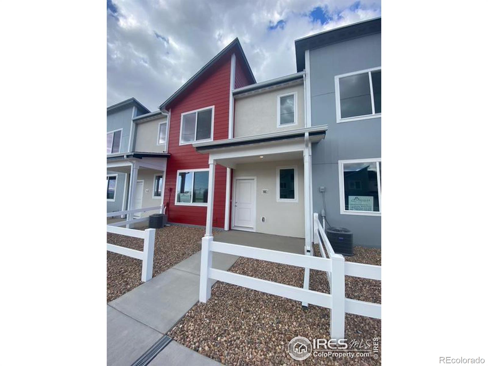 500 S Denver Avenue, fort lupton MLS: 4567891005360 Beds: 2 Baths: 3 Price: $352,300