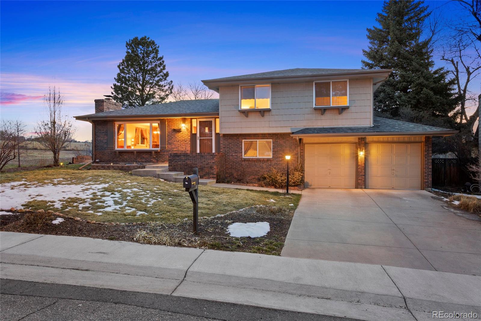 7935  flower street, arvada sold home. Closed on 2024-04-26 for $717,188.