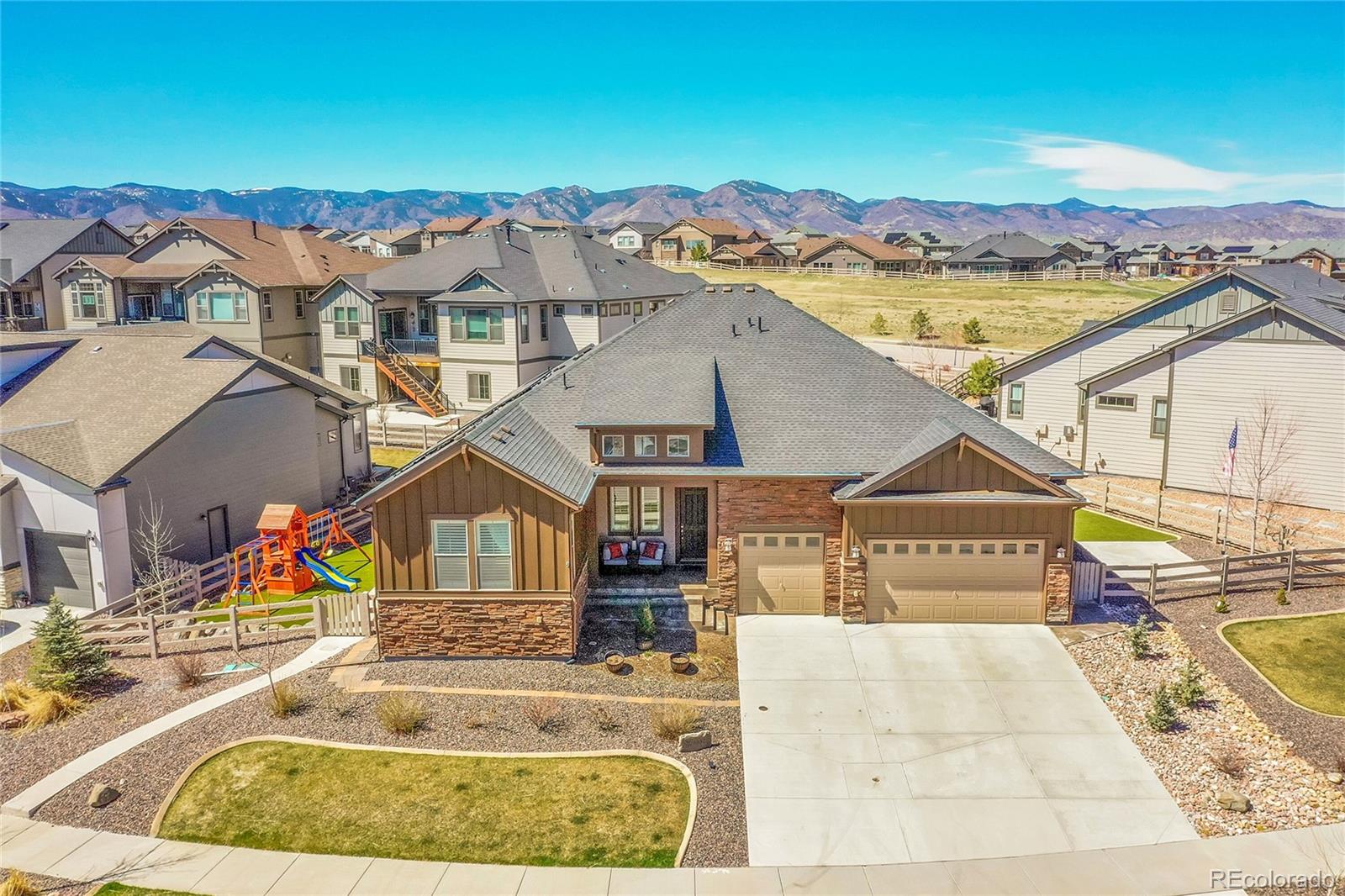 9557  Boone Lane, littleton MLS: 7349046 Beds: 5 Baths: 3 Price: $999,999