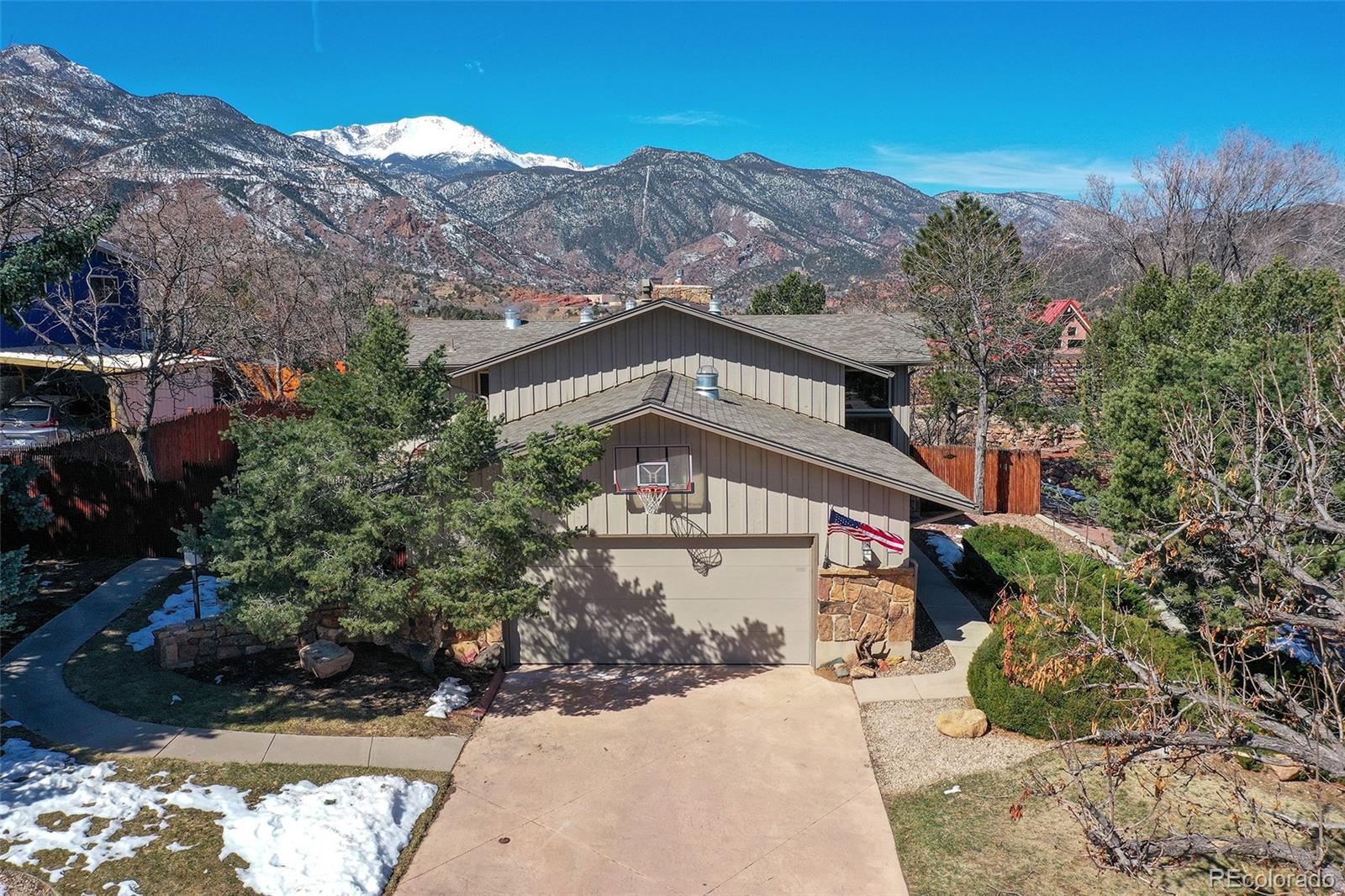124  palisade circle, Manitou Springs sold home. Closed on 2024-04-23 for $700,000.