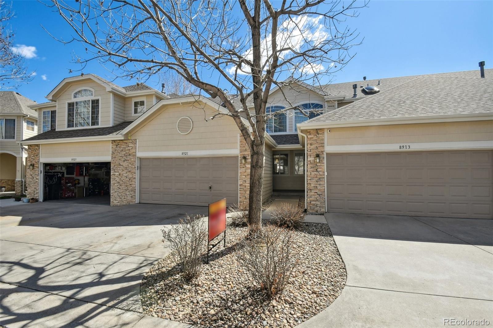 8921 W Phillips Drive , Littleton  MLS: 9537480 Beds: 2 Baths: 3 Price: $460,000