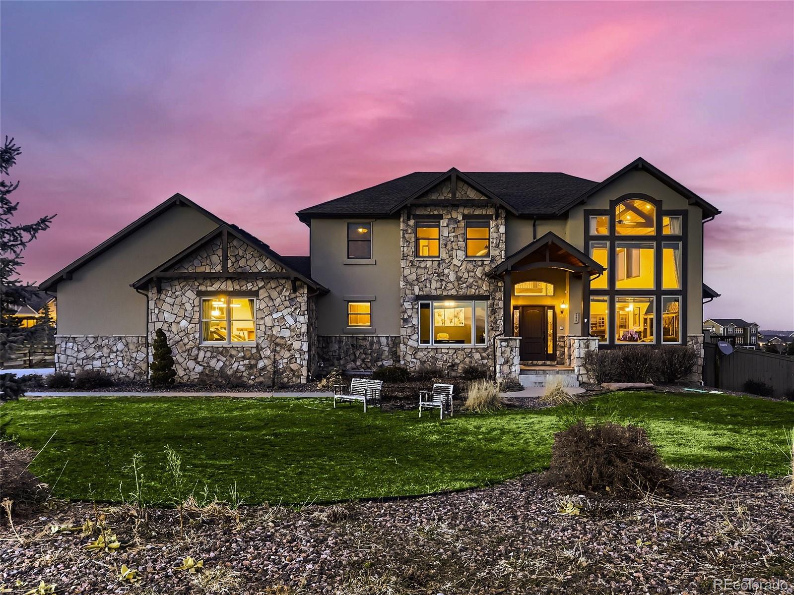 7275  upton court, castle rock sold home. Closed on 2024-05-13 for $1,143,000.